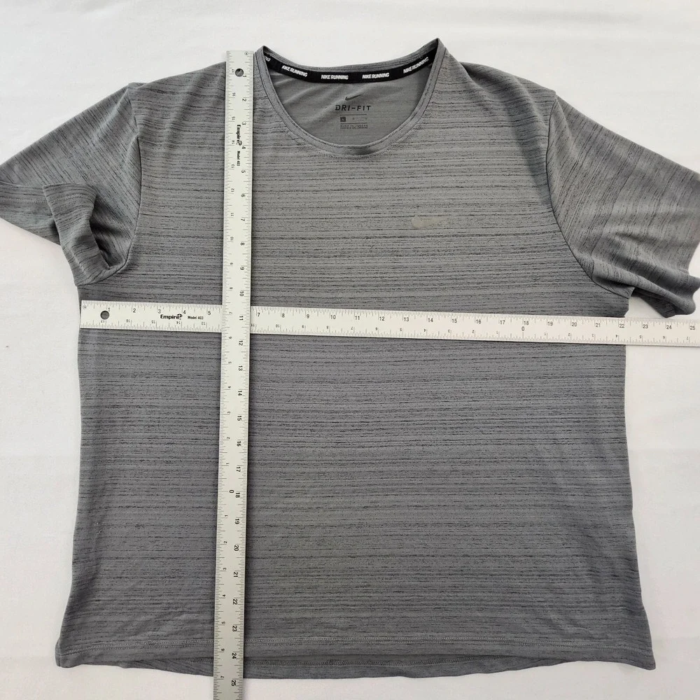 Nike Running Dri-Fit Gray Short Sleeve Performance T-Shirt Men's L